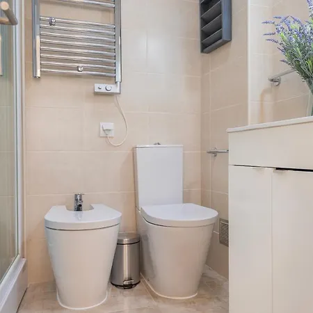 Gia's Homes By Lovelystay *